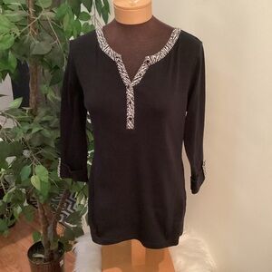 Karen Scott pullover Woman’s size medium black with leopard trim Crewneck